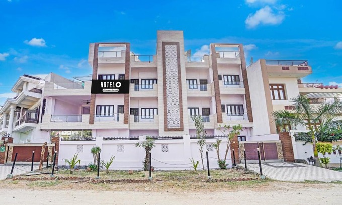 Mohangarh Hotel | Super Hotel O Garden View Vrindavan Lucknow