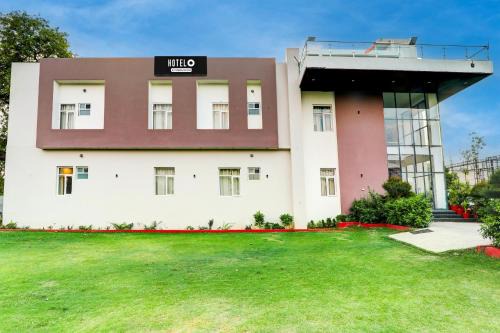 Mohangarh Hotel | Super Hotel O Gomti Nagar Vigyan khand