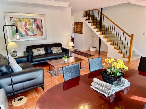 Fremantle House | Super spacious Fremantle Villa 3 Bedrooms 3 Bathrooms