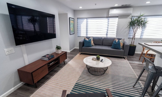 Peninsula House | Superb Beach House: 2 King Suites 2.5 Baths Steps to Beach Sleeps 6