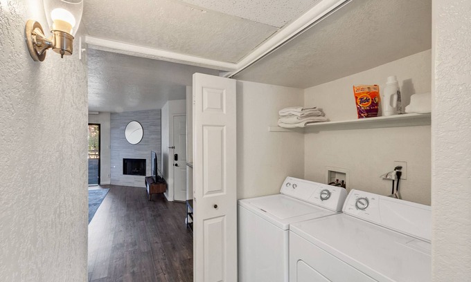 Spring Valley Apartment | Superhost 5 Star⭐ Apartment with 2 Bedrooms