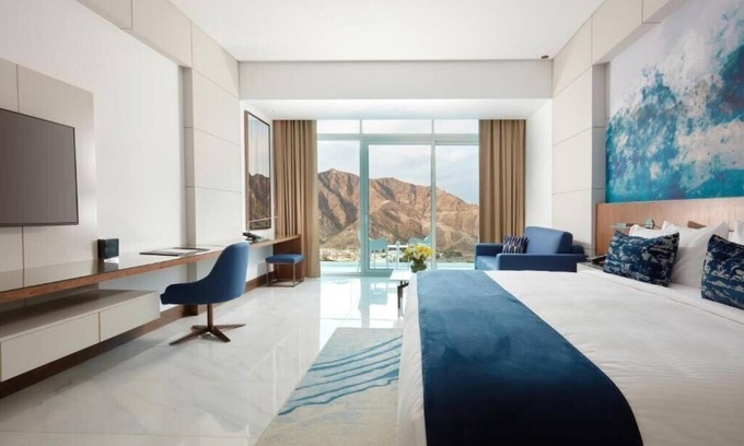 Al Aqah Apartment | Superior King Room Near Sandy Beach