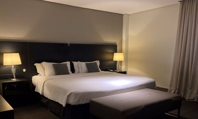 Reboucas House | Superior Prime Double ¼ UmQuarto 1- PR.