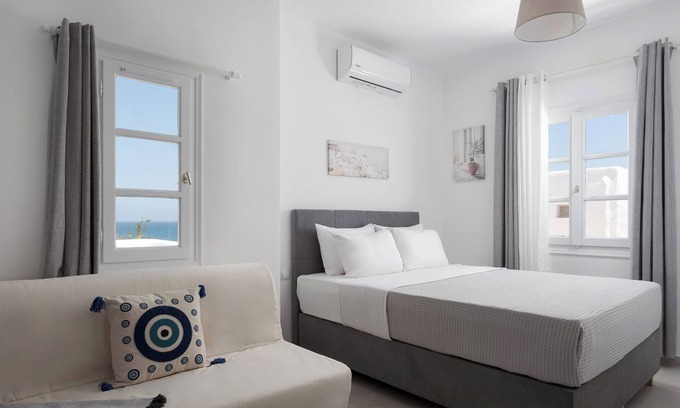 Naousa Hotel | Superior Suite with Sea View, Palma Elegant Suites