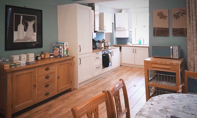 North Bitchburn Apartment | Superking beds, spacious and comfortable ground floor apartment near town centre