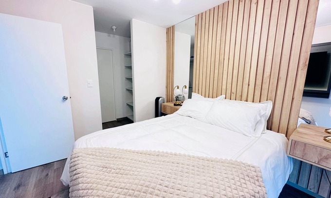 Santiago de Surco Apartment | Surco Polo Suites. ¡Frente al CC El Polo y a 2 cuadras de la embajada USA.