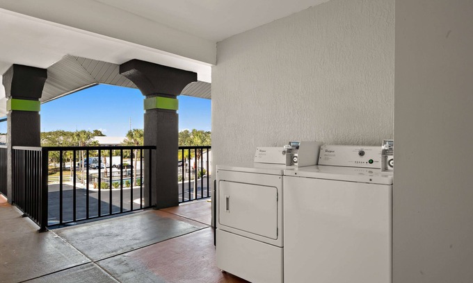 West Kissimmee Hotel | SureStay Hotel by Best Western Clermont Theme Park West