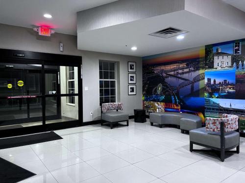 Corydon Hotel | SureStay Plus by Best Western Corydon