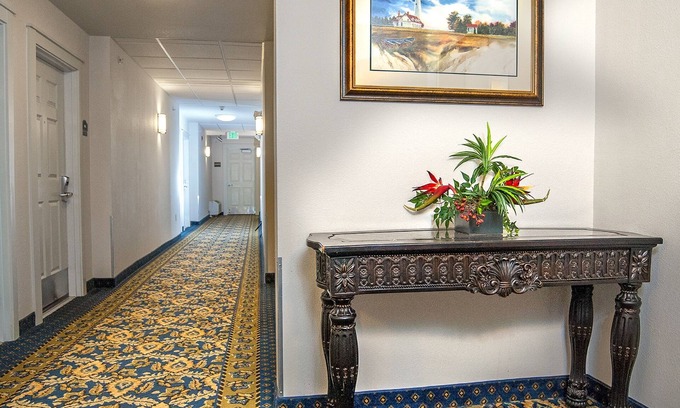 Billings Hotel | SureStay Plus Hotel by Best Western Billings