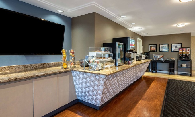 North Los Altos Hotel | SureStay Plus Hotel by Best Western Mountain View