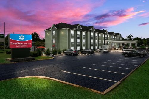 Sevierville Hotel | SureStay Plus Hotel by Best Western Sevierville