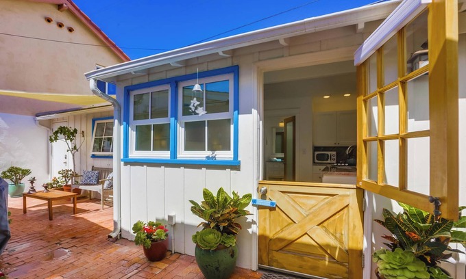 La Jolla Cottage | Surf and Sand Beach Bungalow, the ultimate surfer escape.