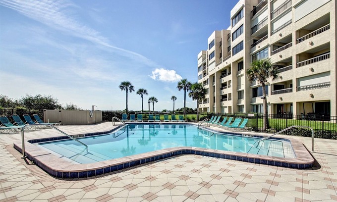Amelia City Condo | Surf & Racquet Club B160 -Pool | 2 Bed, 2 Bath