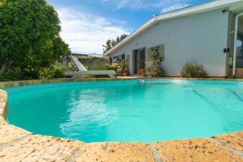 Kommetjie Apartment | Surf Way Beach cottage