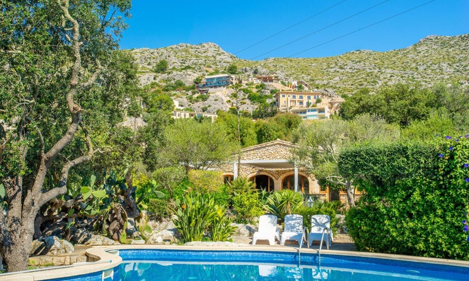 Pollensa Villa | Surrounded by mountains and nature, next to the beach