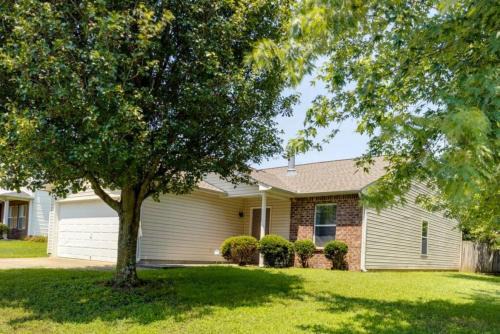 Thompson's Station House | Sutherland Retreat 3BR 2BA and 2 car garage