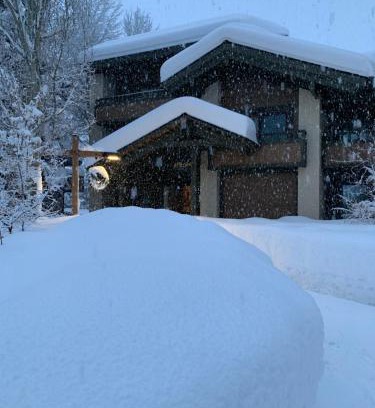 Elkhorn Apartment | SV Wildflower Condo 3 Bed 3 Bath w SV INN pool access- No PETS!