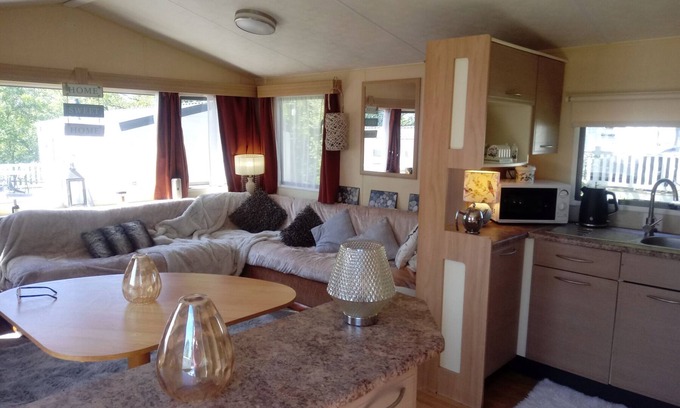 Fourstones Near Bentham Cottage | SWALEDALE 5, pet friendly, with pool in Long Preston