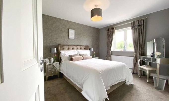 Enniskillen House | Swallow Lane, Enniskillen, Co Fermanagh, 5* Chic