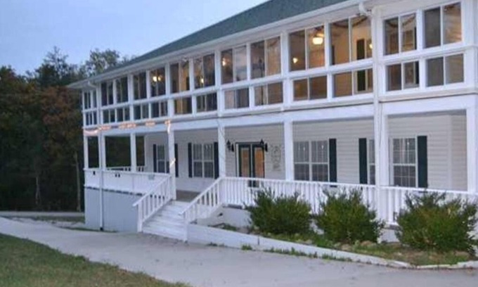 Pikeville Bed & Breakfast | Swallow's Nest at Cascade Inn