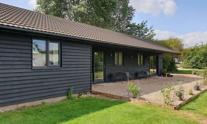 Grimsby Cottage | Swallows Nest, Cottage, Fishing Lakes Nr Cleethorpes, Adults Only Pet Friendly