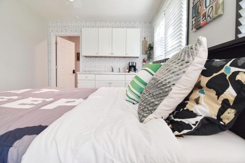 Bowling Green House | Sweet 1BR 1BA 5 min to lake 20 min to downtown CLT