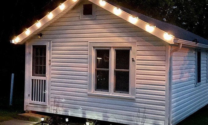 Geneva-on-the-Lake Cottage | Sweet and Cozy GOTL 2 Bdr Cottage- Pet Friendly!