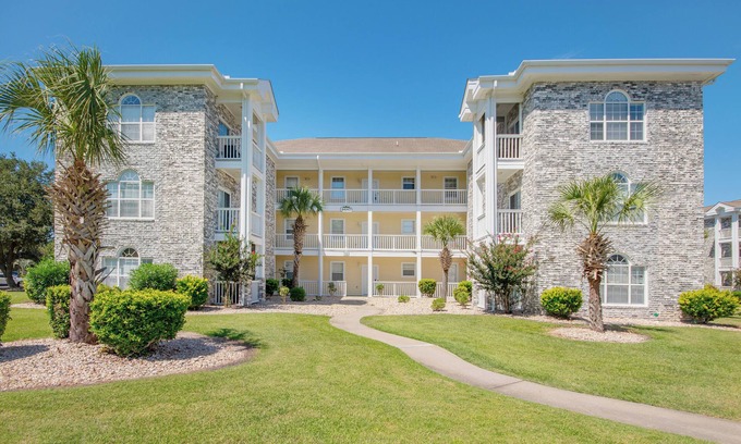 Central Myrtle Beach Condo | Sweet Magnolia - 2BR Condo w/Pool + Near Beach