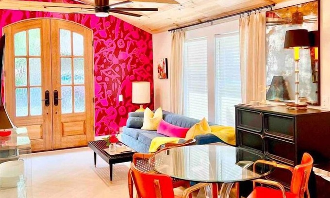 Cullman House | SweetSuiteCullman-couples retreat Cottage downtown blcks from warehouse district