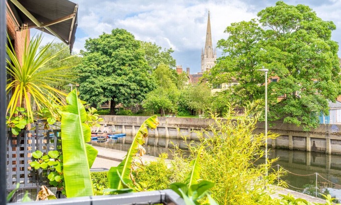 Norwich House | Swift Host Wensum View Sleeps 8 Parking River View