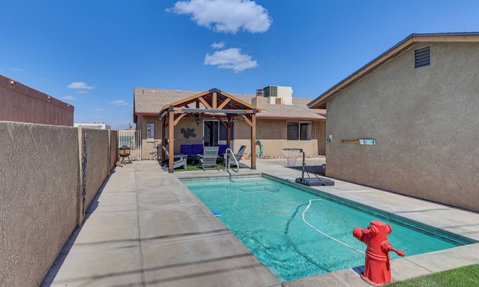 Lake Havasu City House | Swim, Grill & Chill: Lake Havasu City Getaway