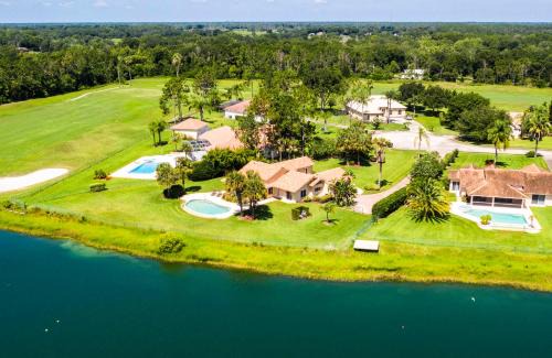 Groveland House | SWISS 57 - Lake Denise