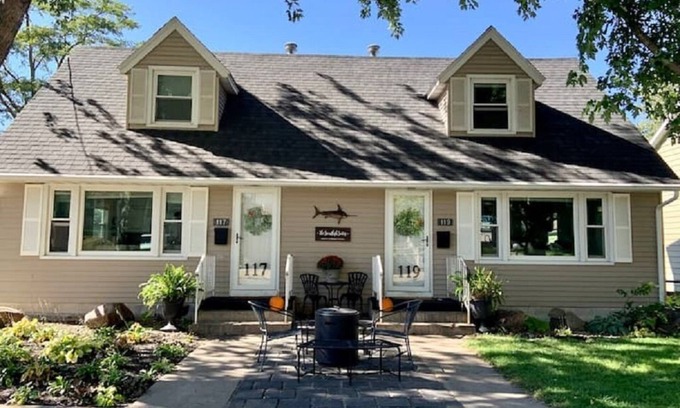 Clear Lake Cottage | Swordfish Suite North Beach - Steps to the SURF BALLROOM