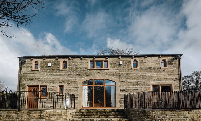 Halifax Cottage | Sycamore Barn - UK33353