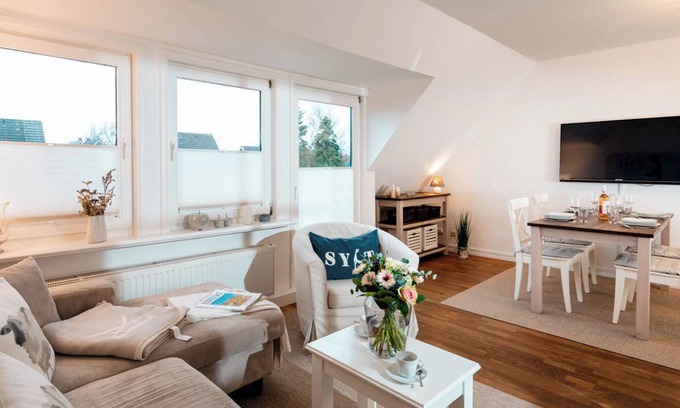 Tinnum Apartment | Sylt is a valuable habitat and a soothing vacation spot, a paradisiacal realm of peace and tranquillity.