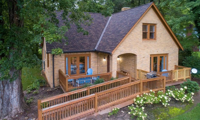 Sylva House | Sylva Stroll - Quaint, Historic, Mountain Home in the Heart of the Downtown