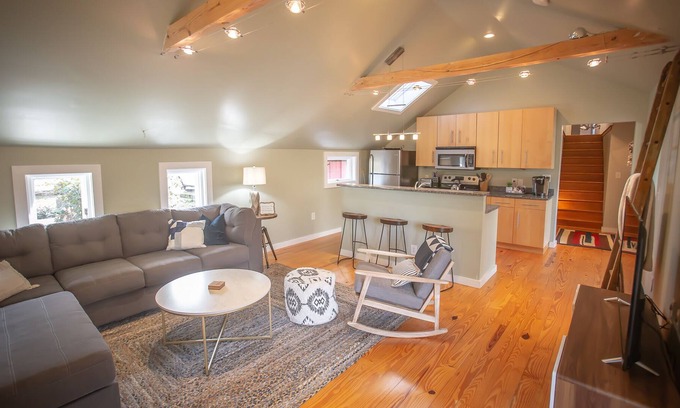 Pickens Cottage | Table Rock State Park Get Away