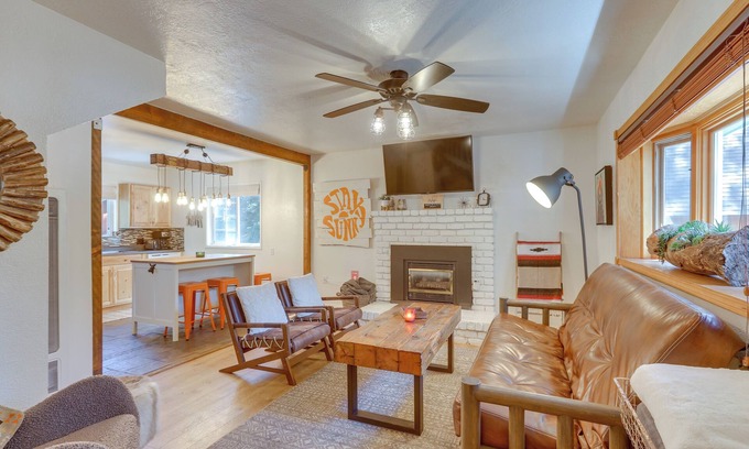 Tahoe Paradise Cabin | Tahoe Home in the Pines: Quiet Neighborhood!