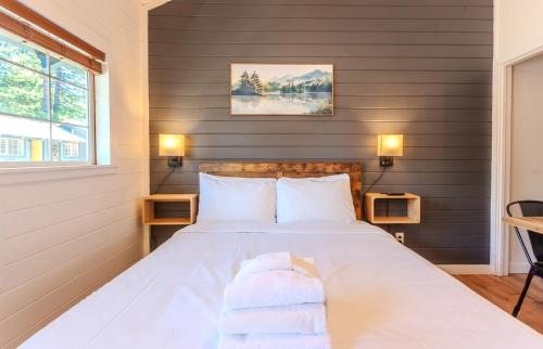 Sierra Tract Hotel | Tahoe Mountain Inn