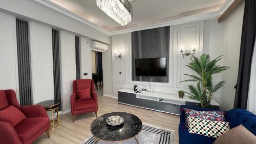 Talimhane Apartment | Taksim Square Luxury 4BR Next to Hotels Perfect for Families & Groups