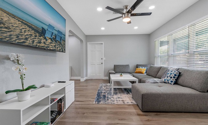 Bearss Plaza House | Tampa Oasis: Dive Into Luxury with Our Heated Pool House!