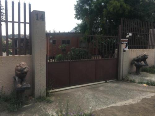 Dannhauser Bed & Breakfast | Tanzanite Guesthouse