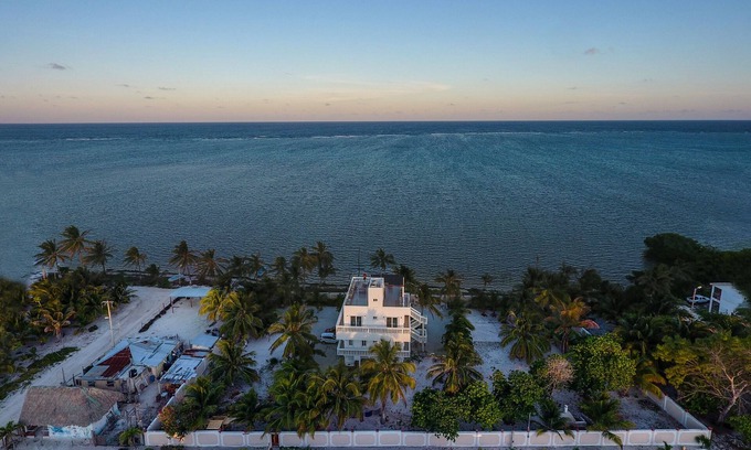 Xcalak Apartment | Tarpon- Beachfront Apartment (4 guests), Level 2