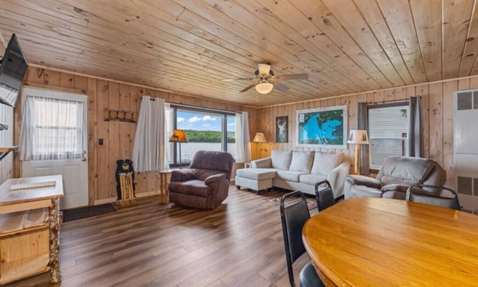 Phelps Cabin | TB3 Thunder Bay Resort Cabin 3