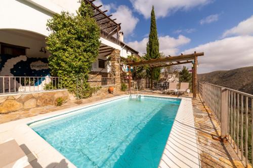 Laroya House | Tenguerengue