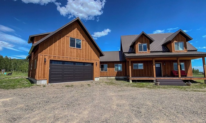 Island Park Cabin | Teton View Ranch! Hot Tub, Mountain Views & 35mi to Yellowstone!