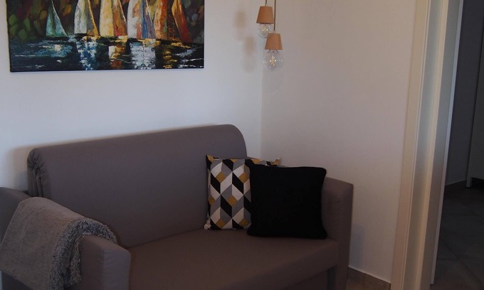 Psili Ammos Apartment | Thalatta II Seaside Accommodation