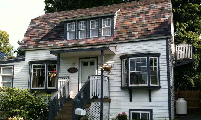 Bar Harbor Cottage | Thankful Cottage...a charming, romantic hideaway near the harbor renting Sun-Sun