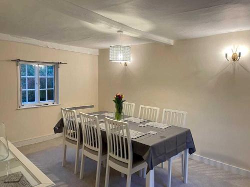 Manningtree House | Thatched Cottage Wix