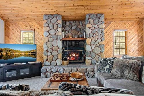 Upper Moonridge House | The 717 - Upper Moonridge - VERY Close to Resorts!